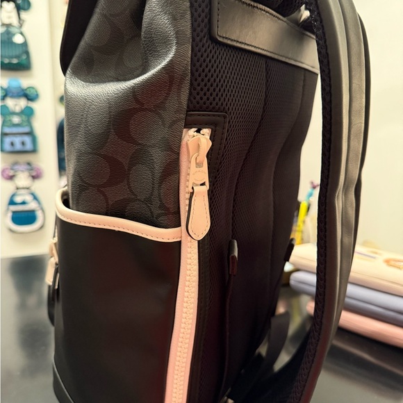 Coach Signature Black and Tan Men's Backpack - Picture 4 of 9
